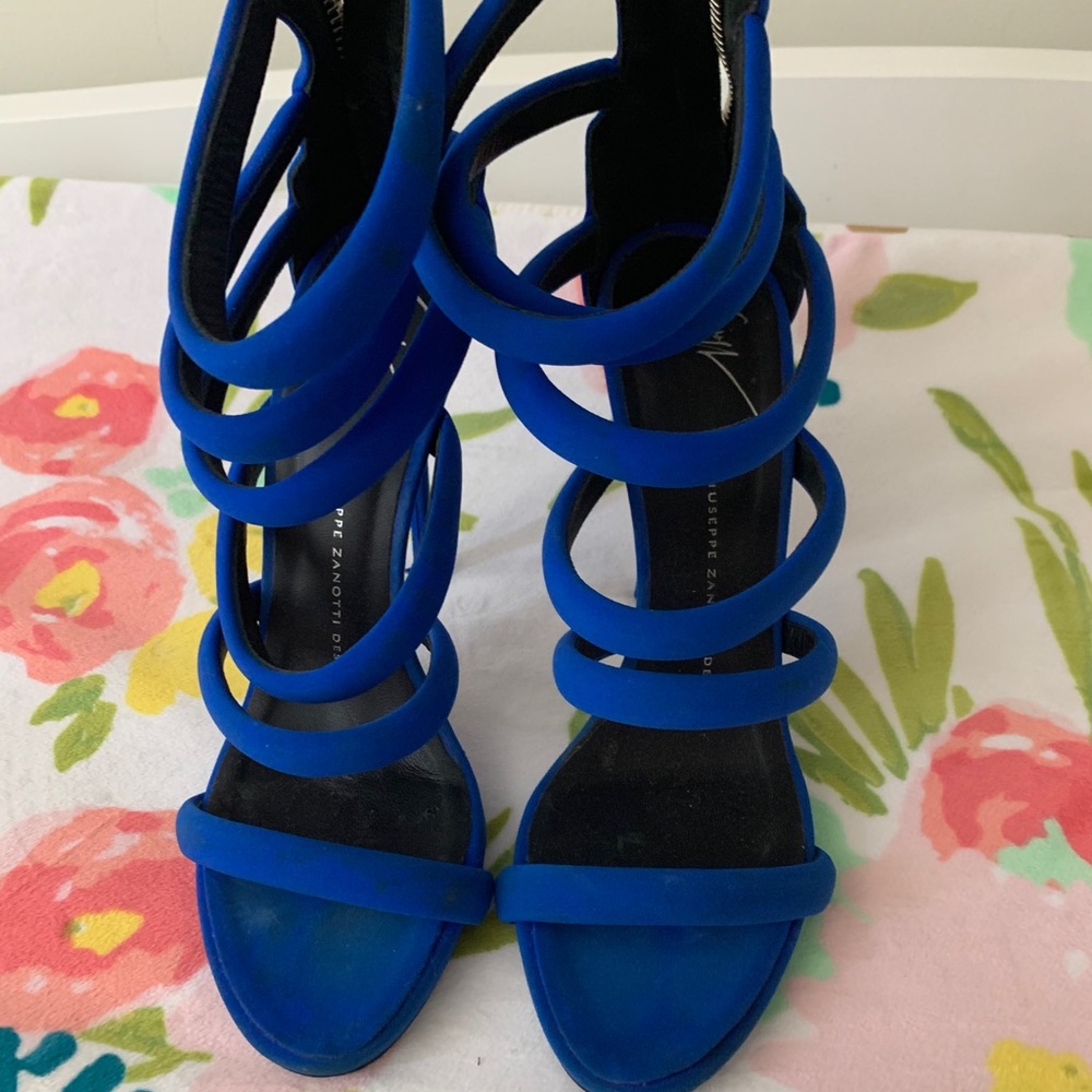 Shoes - Picture 3 of 5